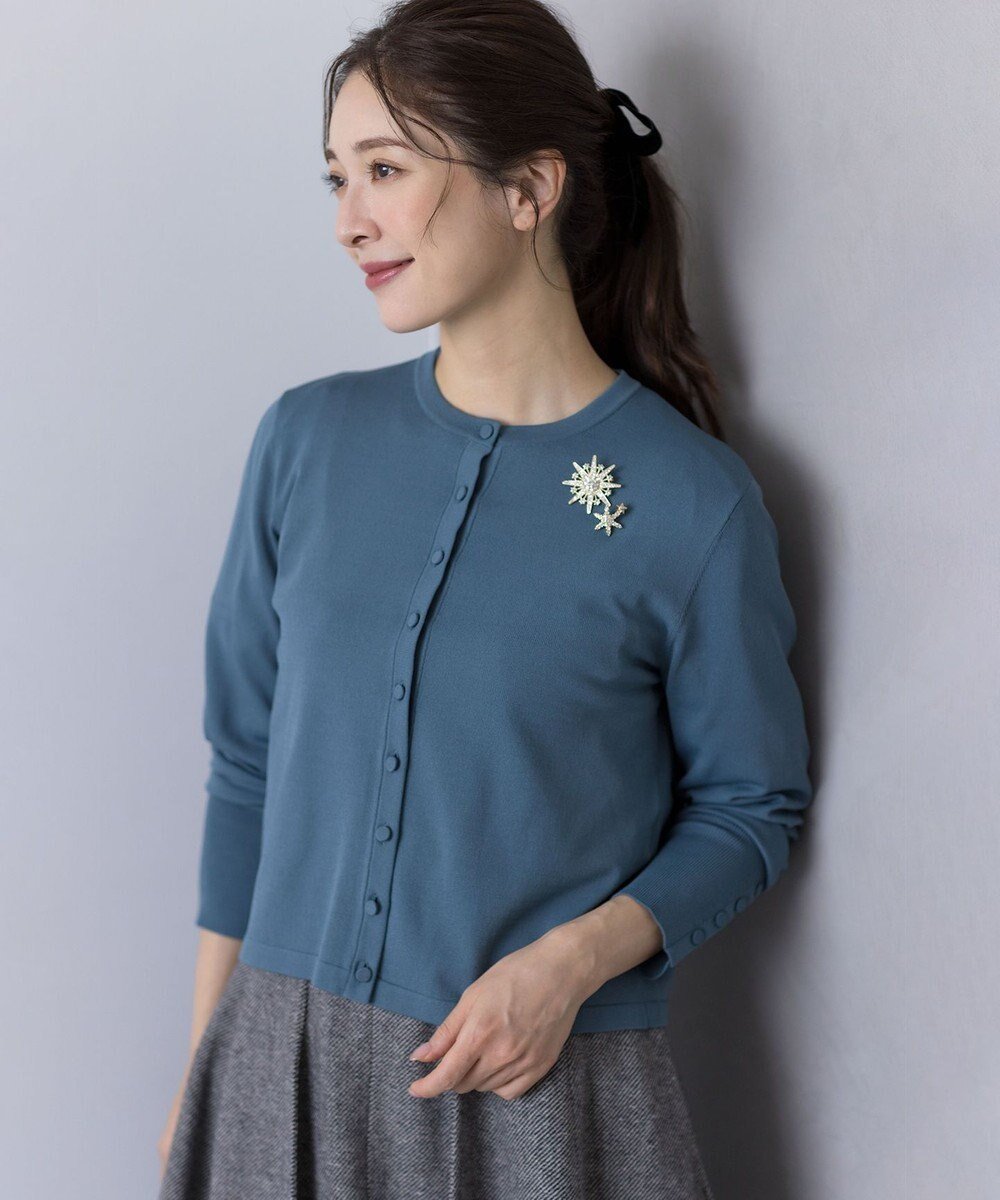 【組曲/KUMIKYOKU】のクルミボタン ニットカーディガン インテリア・キッズ・メンズ・レディースファッション・服の通販 founy(ファニー) ファッション Fashion レディースファッション Fashion for Women トップス・カットソー Cut & Sew Tops ニット Knit Tops & Sweaters カーディガン・羽織り Layered Style Cardigans アンサンブル Ensemble Set インナー Innerwear 秋 Autumn カーディガン Cardigan, Knitwear シンプル Simple, Minimal ジャケット Jacket, Outerwear ストレッチ Stretch, Stretchy Fabric ドッキング Docking, Mixed Material 定番 Standard, Basic Item ボックス Boxy, Box Shape 半袖 Short Sleeve, Half Sleeve A/W・秋冬 Autumn/Winter 夏 Summer エレガント 上品 Elegant チャコールブルー系|ID: prp329100004620441 ipo3291000000033848963