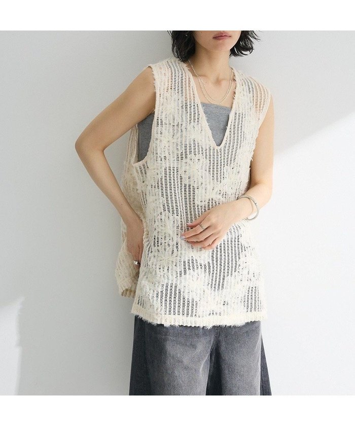【グリーンパークス/Green Parks】のテープ刺繍レースベスト インテリア・キッズ・メンズ・レディースファッション・服の通販 founy(ファニー) https://founy.com/ ファッション Fashion レディースファッション Fashion for Women アウター Coat / Outerwear Collection トップス・カットソー Cut & Sew Tops ベスト&ジレ / 重ね着スタイル Vests & Gilets ベスト Vest, Waistcoat レース Lace, Lace Fabric A/W・秋冬 Autumn/Winter |ID: prp329100004620535 ipo3291000000033714161