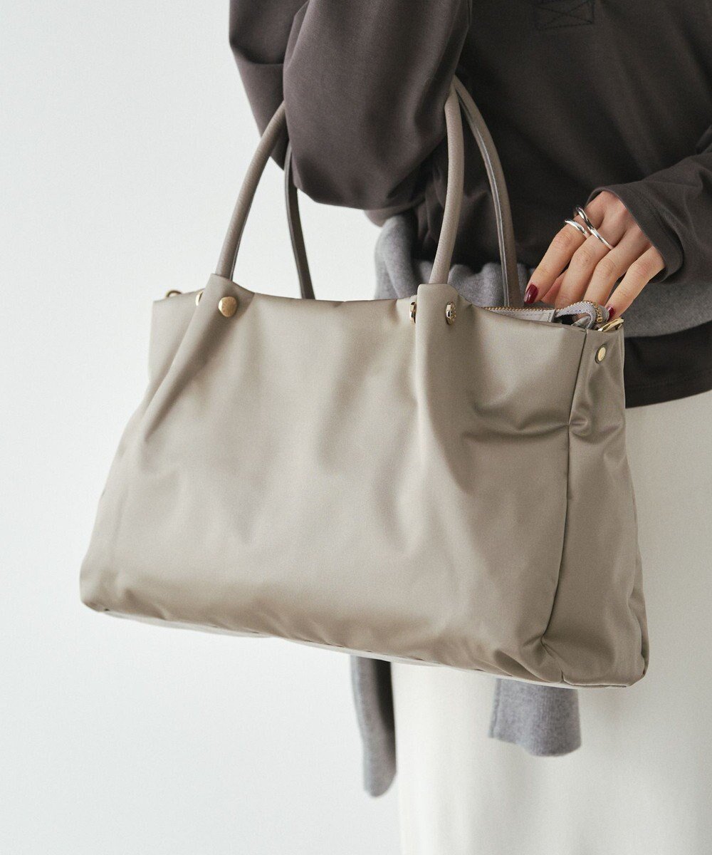 【ラシット/russet】の【2025AW新作】三層2wayトートバッグ M(CE-1586) インテリア・キッズ・メンズ・レディースファッション・服の通販 founy(ファニー) 　ファッション　Fashion　レディースファッション　Fashion for Women　バッグ　Bags　コンパクト　Compact, Small Size　サテン　Satin, Glossy Fabric　ショルダー　Shoulder, Shoulder Strap　財布　Wallet, Purse　ポケット　Pocket, Pocket Detail　ポーチ　Pouch, Small Case　マグネット　Magnet, Magnetic Closure　再入荷　Restock / Back in Stock　おすすめ　Recommended / Our Picks　日本製　Made In Japan　エレガント 上品　Elegant　ビジネス 仕事 通勤　Business / Work / Commuting　2025年　2025　2025-2026秋冬・A/W　Autumn/Winter 2025–26 AW25–26　Gray|ID: prp329100004621642 ipo3291000000033160833