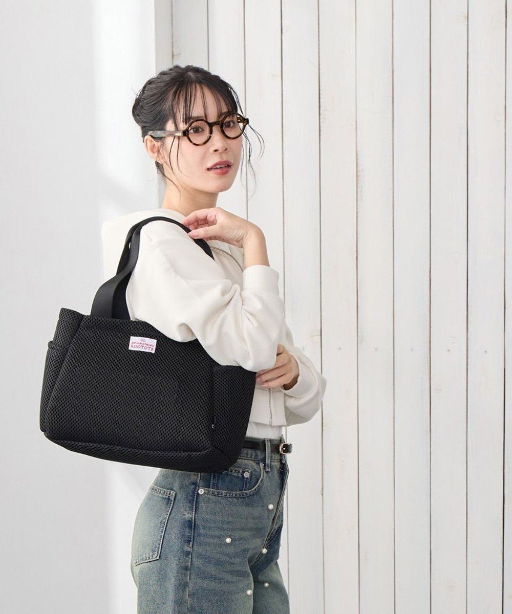 【ルートート/ROOTOTE】の3672【仕切り+自立+肩掛け】 LT.デリ.パルーティ.ウエッファ-A インテリア・キッズ・メンズ・レディースファッション・服の通販 founy(ファニー) ファッション Fashion レディースファッション Fashion for Women バッグ Bags カメラ Camera Accessories シンプル Simple, Minimal ハンカチ Handkerchief, Hanky フォルム Silhouette, Form プリント Print, Printed Pattern ボックス Boxy, Box Shape ポケット Pocket, Pocket Detail メッシュ Mesh, Net Fabric ランダム Random, Irregular おすすめ Recommended / Our Picks ギフト プレゼント Gift / Present 新作・新入荷 New Arrivals / New In 03:ブラック|ID: prp329100004622937 ipo3291000000033310094