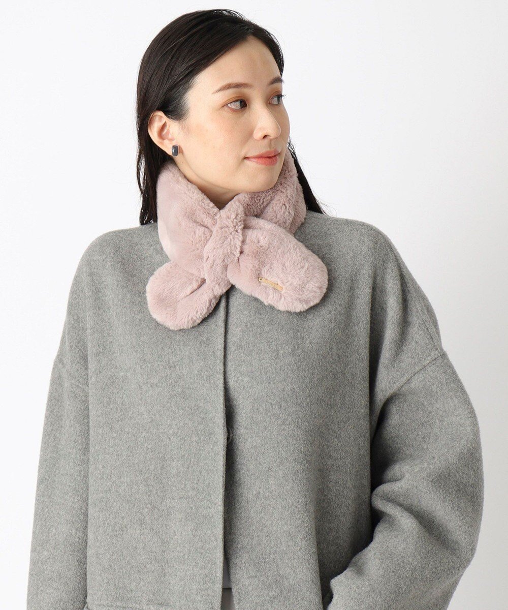 【ムーンバット/MOONBAT】のFURLA ファーティペット 差し込み ロゴプレート付 フェイクファーマフラー インテリア・キッズ・メンズ・レディースファッション・服の通販 founy(ファニー) 　ファッション　Fashion　レディースファッション　Fashion for Women　マフラー・スヌード / 冬小物の定番　Scarves & Mufflers　イタリア　Italy　エレガント 上品　Elegant　コレクション　Collection, Seasonal Line　コンパクト　Compact, Small Size　スヌード　Snood, Infinity Scarf　パターン　Pattern, Design Print　プレート　Plate, Dish　防寒　Cold Protection, Winter-Ready　マフラー　Scarf, Muffler　リボン　Ribbon, Bow　ループ　Loop, Loop Knit　A/W・秋冬　Autumn/Winter　ローズピンク|ID: prp329100004623524 ipo3291000000033630911