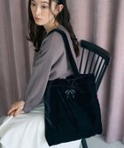 【アースミュージックアンドエコロジー/earth music&ecology】の【WEB限定】ベロアトートバッグ 人気、トレンドファッション・服の通販 founy(ファニー) ファッション Fashion レディースファッション Fashion for Women トップス・カットソー Cut & Sew Tops ベロアトップス Velour Tops / Velvet-Look Items バッグ Bags おすすめ Recommended / Our Picks スクエア Square, Square Shape フェミニン Feminine, Girly フォルム Silhouette, Form フラット Flat, Flat Shoes ベロア Velour, Soft Velvet リボン Ribbon, Bow エレガント 上品 Elegant thumbnail Black|ID: prp329100004623635 ipo3291000000033197177