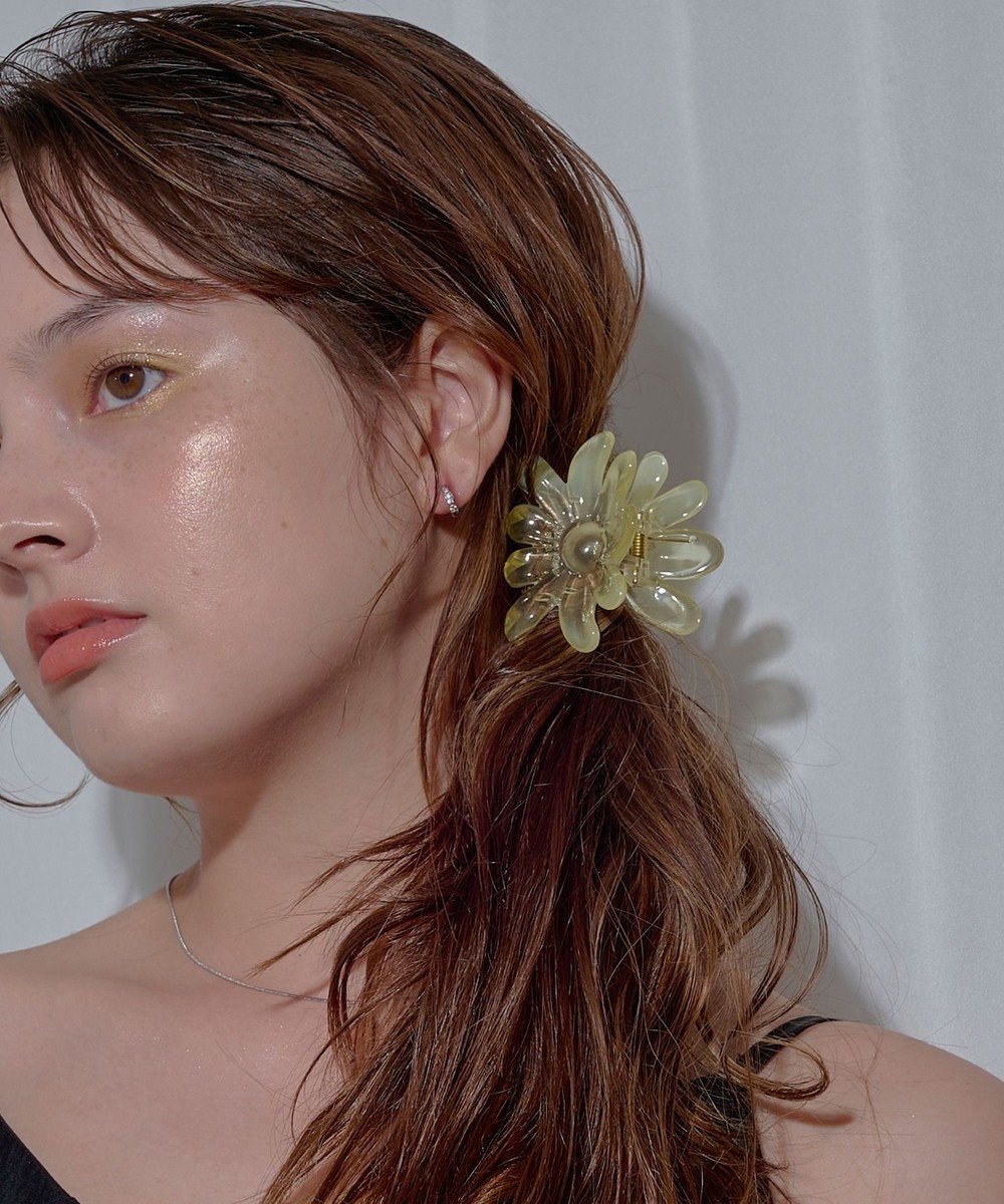 【フィービィー/phoebe】のフラワーカラーバンスクリップ イエロー 人気、トレンドファッション・服の通販 founy(ファニー) 　ファッション　Fashion　レディースファッション　Fashion for Women　シュシュ&ヘアアクセ/ヘアアレンジ　Scrunchies & Hair Accessories　おすすめ　Recommended / Our Picks　アクセサリー　Fashion Accessories　イエロー　Yellow　トレンド　Trend, Trending Now　ハーフ　Half, Half-Length　バレッタ　Barrette, Hair Clip　フラワー　Flower, Floral　モチーフ　Motif, Design Theme　人気　Popular, Best Seller　 other-1|ID: prp329100004624956 ipo3291000000033482653