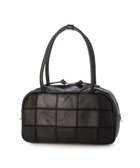 【アンビリオン/UNBILLION】のピークスピーク PEAKS PEAK / 牛革パッチワーク横長ボストン 人気、トレンドファッション・服の通販 founy(ファニー) ファッション Fashion レディースファッション Fashion for Women バッグ Bags おすすめ Recommended / Our Picks パッチワーク Patchwork, Mixed Fabric ボストン Boston ポケット Pocket, Pocket Detail 財布 Wallet, Purse thumbnail ブラック|ID: prp329100004624970 ipo3291000000033716286