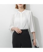 【23区/NIJYUSANKU】のライトバックサテンアムンゼン ギャザーブラウス ホワイト系|ID:prp329100004625047