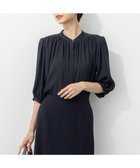 【23区/NIJYUSANKU】のライトバックサテンアムンゼン ギャザーブラウス ネイビー系|ID:prp329100004625047