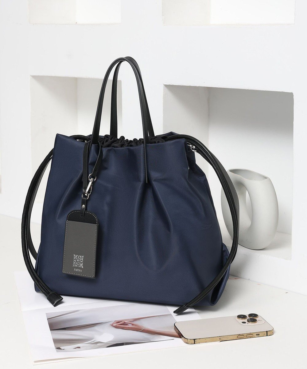 【スタイルコード/STYLE CODE】の【PADMA/パドマ】カードケース付 ナイロン巾着トートバッグ インテリア・キッズ・メンズ・レディースファッション・服の通販 founy(ファニー) ファッション Fashion レディースファッション Fashion for Women バッグ Bags カードケース/名刺入れ Card Holders & Business Cases 巾着 Drawstring Bag, Kinchaku 軽量 Lightweight, Ultra Light ショルダー Shoulder, Shoulder Strap スタイリッシュ Stylish, Fashionable フォルム Silhouette, Form 旅行 Travel エレガント 上品 Elegant ビジネス 仕事 通勤 Business / Work / Commuting ネイビー|ID: prp329100004625050 ipo3291000000033222917