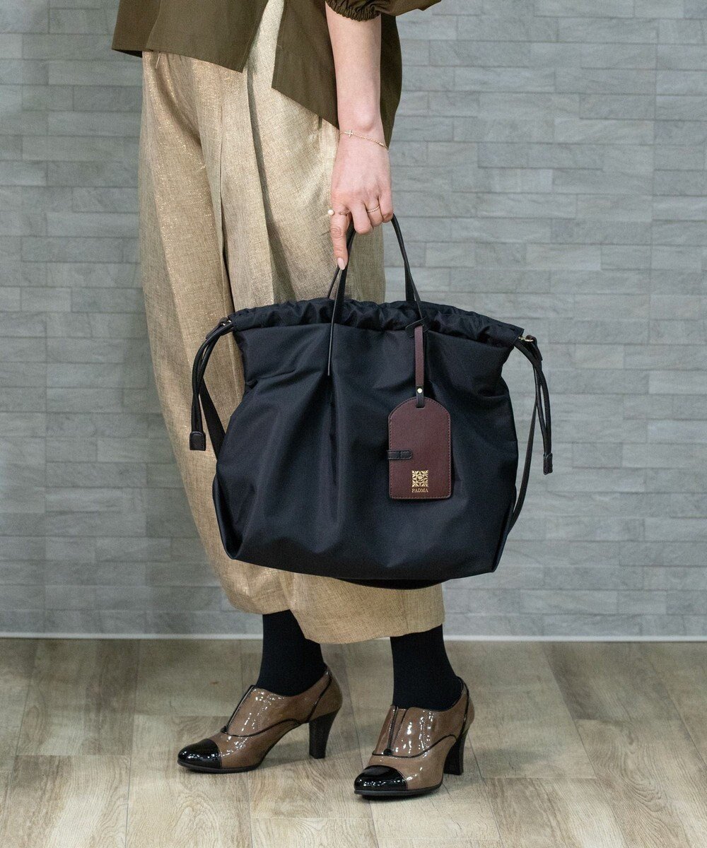 【スタイルコード/STYLE CODE】の【PADMA/パドマ】カードケース付 ナイロン巾着トートバッグ インテリア・キッズ・メンズ・レディースファッション・服の通販 founy(ファニー) ファッション Fashion レディースファッション Fashion for Women バッグ Bags カードケース/名刺入れ Card Holders & Business Cases 巾着 Drawstring Bag, Kinchaku 軽量 Lightweight, Ultra Light ショルダー Shoulder, Shoulder Strap スタイリッシュ Stylish, Fashionable フォルム Silhouette, Form 旅行 Travel エレガント 上品 Elegant ビジネス 仕事 通勤 Business / Work / Commuting ブラック|ID: prp329100004625050 ipo3291000000033222922