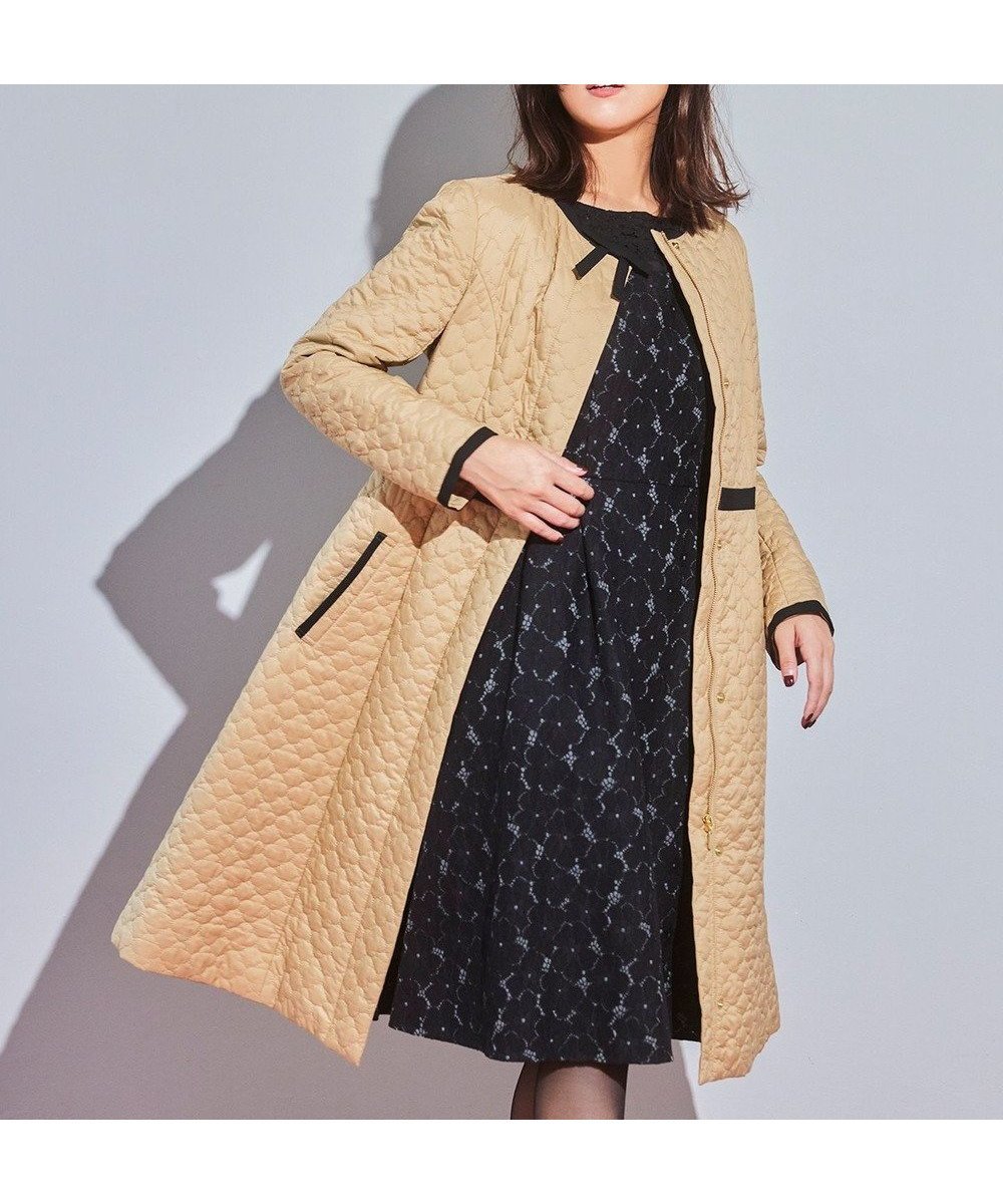 【トッカ/TOCCA】の【消臭・洗える】CLOVER CARPET キルト中綿ロングコート インテリア・キッズ・メンズ・レディースファッション・服の通販 founy(ファニー) 　ファッション　Fashion　レディースファッション　Fashion for Women　アウター　Coat / Outerwear Collection　コート・ロングコート・ピーコート　Long Coats, Peacoats & More　レディースジャケット・軽アウター　Jackets　キルト　Quilt, Quilted Fabric　ジャケット　Jacket, Outerwear　ロング　Long, Long-Length　洗える　Machine Washable　ベージュ系|ID: prp329100004625070 ipo3291000000033680525