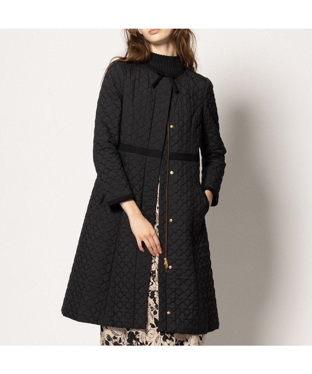 【トッカ/TOCCA】の【消臭・洗える】CLOVER CARPET キルト中綿ロングコート インテリア・キッズ・メンズ・レディースファッション・服の通販 founy(ファニー) 　ファッション　Fashion　レディースファッション　Fashion for Women　アウター　Coat / Outerwear Collection　コート・ロングコート・ピーコート　Long Coats, Peacoats & More　レディースジャケット・軽アウター　Jackets　キルト　Quilt, Quilted Fabric　ジャケット　Jacket, Outerwear　ロング　Long, Long-Length　洗える　Machine Washable　ブラック系|ID: prp329100004625070 ipo3291000000033680526