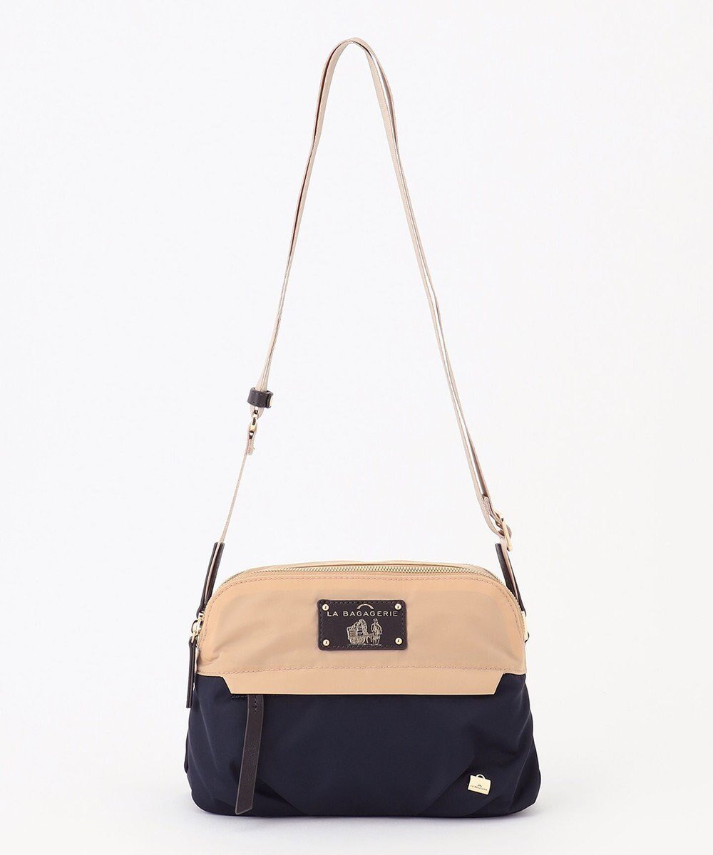 【ラ バガジェリー/LA BAGAGERIE】のウォータープルーフナイロン スクエアショルダー インテリア・キッズ・メンズ・レディースファッション・服の通販 founy(ファニー) ファッション Fashion レディースファッション Fashion for Women ショルダー Shoulder, Shoulder Strap スクエア Square, Square Shape スマート Smart, Elegant トラベル Travel, Travel Gear ポケット Pocket, Pocket Detail 定番 Standard, Basic Item 軽量 Lightweight, Ultra Light ベージュ|ID: prp329100004625106 ipo3291000000034876073