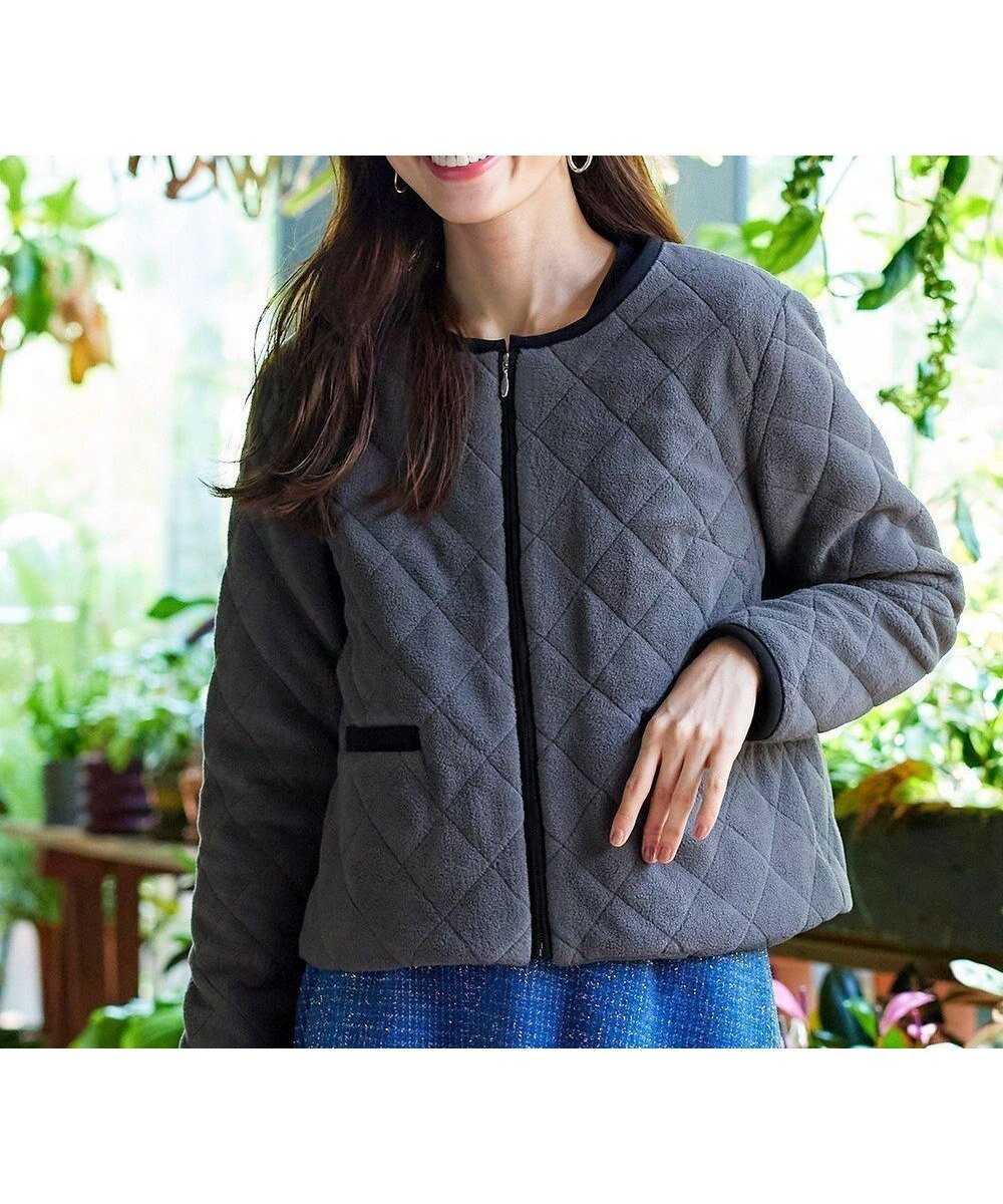 【ティアクラッセ/Tiaclasse】のボアキルトショートジャケット インテリア・キッズ・メンズ・レディースファッション・服の通販 founy(ファニー) 　ファッション　Fashion　レディースファッション　Fashion for Women　アウター　Coat / Outerwear Collection　コート・ロングコート・ピーコート　Long Coats, Peacoats & More　レディースジャケット・軽アウター　Jackets　アクセサリー　Fashion Accessories　秋　Autumn　キルティング　Quilted, Quilting　シューズ　Shoes, Footwear　ジャケット　Jacket, Outerwear　長袖　Long Sleeve, Full Sleeve　パイピング　Piping, Trim Design　フレア　Flare, Flared　ブルゾン　Blouson, Bomber Jacket　ポケット　Pocket, Pocket Detail　冬　Winter / This Winter　A/W・秋冬　Autumn/Winter　再入荷　Restock / Back in Stock　新作・新入荷　New Arrivals / New In　チャコールグレー|ID: prp329100004625164 ipo3291000000033645627