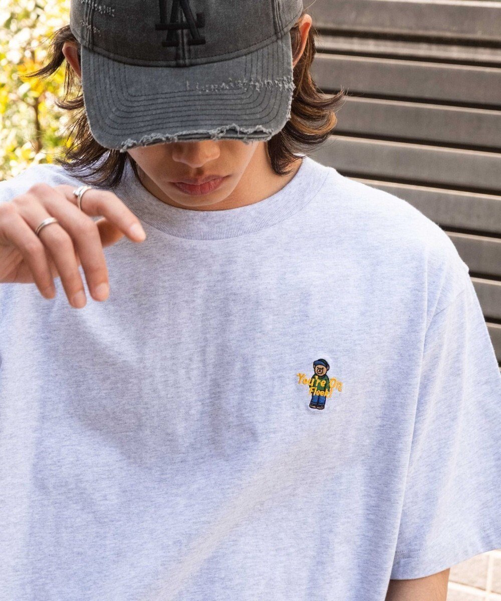 【ウィゴー/WEGO / MEN】の【MLサイズ展開/綿100%】グラフィックワンポイントT(SS) インテリア・キッズ・メンズ・レディースファッション・服の通販 founy(ファニー) 　ファッション　Fashion　メンズファッション　Fashion for Men　トップス・カットソー　Cut & Sew Tops　メンズシャツ　Shirts　春　Spring　カットソー　Cut and Sewn Top　カーゴパンツ　Cargo Pants, Utility Pants　グラフィック　Graphic, Graphic Design　シンプル　Simple, Minimal　スマホ　Smartphone, Mobile Device　デニム　Denim, Jeans Material　定番　Standard, Basic Item　ビッグ　Big, Oversized　半袖　Short Sleeve, Half Sleeve　ルーズ　Loose, Oversized　ワイド　Wide, Wide Fit　ワンポイント　One Point, Statement Accent　S/S・春夏　SS, Spring/Summer, Warm Season　おすすめ　Recommended / Our Picks　夏　Summer　アッシュグレー|ID: prp329100004625492 ipo3291000000033231004