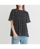 【アースミュージックアンドエコロジー/earth music&ecology】のマジョリカプリーツ半袖ブラウス 人気、トレンドファッション・服の通販 founy(ファニー) ファッション Fashion レディースファッション Fashion for Women トップス・カットソー Cut & Sew Tops シャツ・ブラウス・オフィスカジュアル Elegant Blouses & Button-Ups おすすめ Recommended / Our Picks ダウン Down, Puffer デニム Denim, Jeans Material フェミニン Feminine, Girly フレア Flare, Flared プリーツ Pleats, Pleated ボトム Bottoms, Lower Wear ポケット Pocket, Pocket Detail ワイド Wide, Wide Fit 人気 Popular, Best Seller 半袖 Short Sleeve, Half Sleeve 定番 Standard, Basic Item A/W・秋冬 Autumn/Winter thumbnail Flower Black|ID: prp329100004625669 ipo3291000000033235642