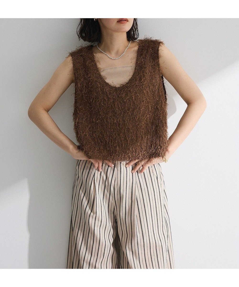 【グリーンパークス/Green Parks】のフェザーヤーンショートベスト インテリア・キッズ・メンズ・レディースファッション・服の通販 founy(ファニー) 　ファッション　Fashion　レディースファッション　Fashion for Women　アウター　Coat / Outerwear Collection　トップス・カットソー　Cut & Sew Tops　ベスト&ジレ / 重ね着スタイル　Vests & Gilets　おすすめ　Recommended / Our Picks　スパンコール　Sequins, Sequin Embellishment　フェザーヤーン　Feather Yarn, Fluffy Yarn　ベスト　Vest, Waistcoat　ボトム　Bottoms, Lower Wear　ポケット　Pocket, Pocket Detail　A/W・秋冬　Autumn/Winter　Brown|ID: prp329100004625832 ipo3291000000033713836