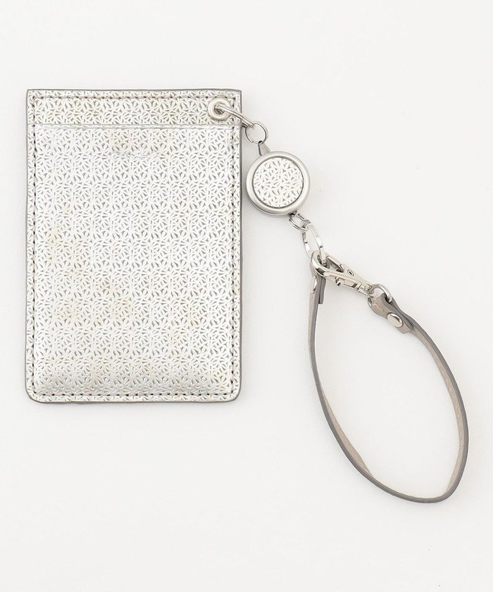 【エアリスト/airlist】のリール付きパスケース Lily リリィ インテリア・キッズ・メンズ・レディースファッション・服の通販 founy(ファニー) https://founy.com/ ファッション Fashion レディースファッション Fashion for Women ミニ財布・二つ折り財布 Wallets & Card Cases ギフト プレゼント Gift / Present シルバー Silver, Metallic Silver シンプル Simple, Minimal パターン Pattern, Design Print ビジュー Bijou, Jewel-like Accent ポケット Pocket, Pocket Detail エレガント 上品 Elegant 定番 Standard, Basic Item 財布 Wallet, Purse 透かし Cut-Out, Lacework |ID: prp329100004626567 ipo3291000000034306290