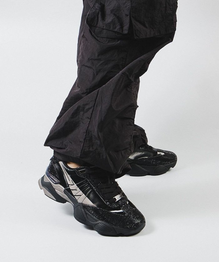 【スティーブマデン/STEVE MADDEN】のSETBACK-R ラインストーンスニーカー インテリア・キッズ・メンズ・レディースファッション・服の通販 founy(ファニー) https://founy.com/ ファッション Fashion レディースファッション Fashion for Women 厚底 Platform Shoes シューズ Shoes, Footwear スニーカー Sneakers, Trainers ビジュー Bijou, Jewel-like Accent フィット Fit, Slim Fit フォルム Silhouette, Form ミックス Mix, Mixed Style メタリック Metallic, Shiny Finish ラグジュアリー Luxury, Elegant |ID: prp329100004626859 ipo3291000000033483416