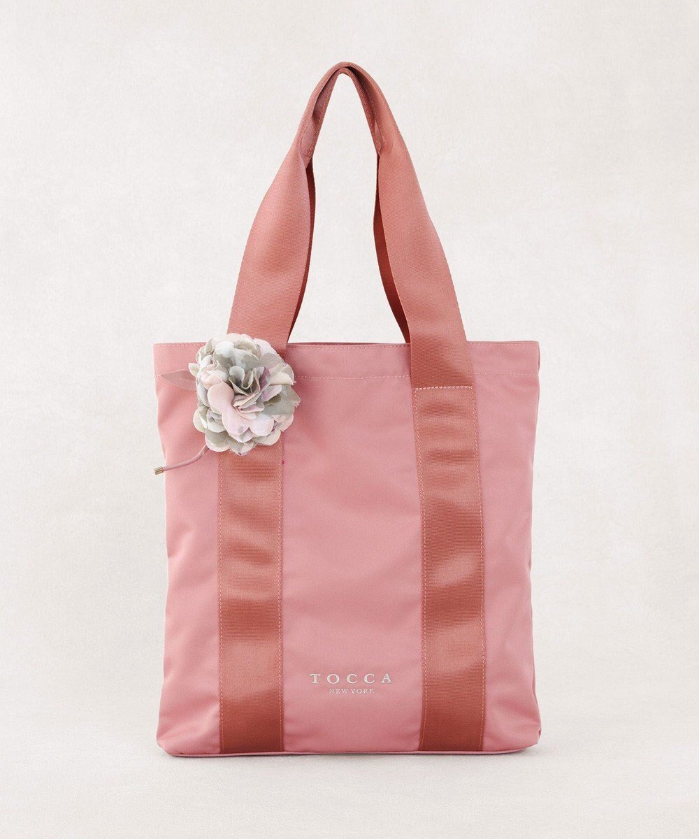 【トッカ/TOCCA】の【TOCCA meets MIKA&Lovéco】【数量限定・WEB限定カラー有・A4サイズ対応】FLOWER IN HEART BAG バッグ インテリア・キッズ・メンズ・レディースファッション・服の通販 founy(ファニー) 　ファッション　Fashion　レディースファッション　Fashion for Women　バッグ　Bags　エレガント 上品　Elegant　軽量　Lightweight, Ultra Light　シンプル　Simple, Minimal　センター　Center, Center Line　財布　Wallet, Purse　トリプル　Triple, Three Layers　バランス　Balance, Style Balance　フラット　Flat, Flat Shoes　フラワー　Flower, Floral　ブローチ　Brooch, Pin Brooch　ポケット　Pocket, Pocket Detail　ワイヤー　Wire, Wired Bra　A/W・秋冬　Autumn/Winter　冬　Winter / This Winter　新作・新入荷　New Arrivals / New In　ピンク×カーネーション|ID: prp329100004626866 ipo3291000000033250687