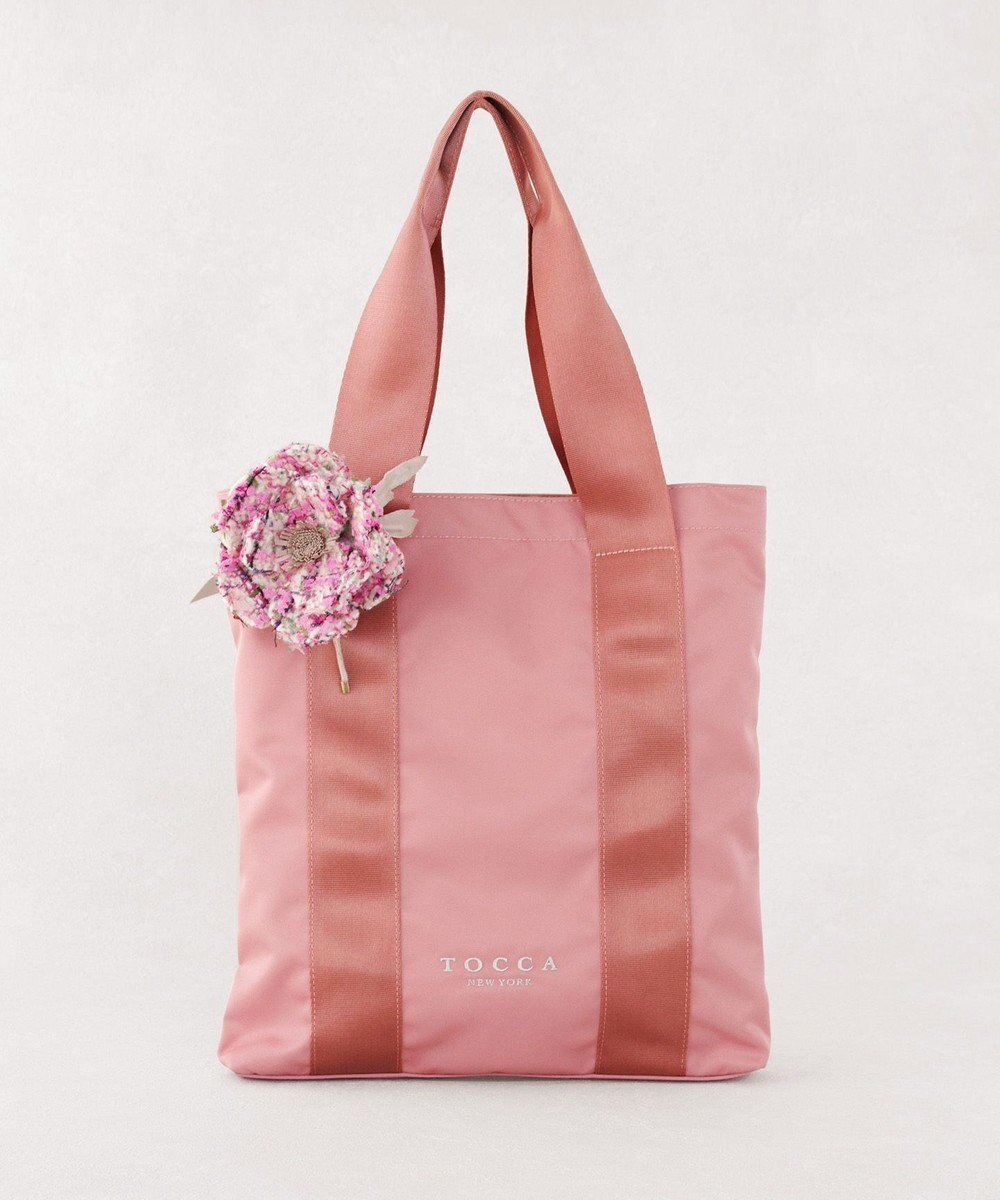 【トッカ/TOCCA】の【TOCCA meets MIKA&Lovéco】【数量限定・WEB限定カラー有・A4サイズ対応】FLOWER IN HEART BAG バッグ インテリア・キッズ・メンズ・レディースファッション・服の通販 founy(ファニー) 　ファッション　Fashion　レディースファッション　Fashion for Women　バッグ　Bags　エレガント 上品　Elegant　軽量　Lightweight, Ultra Light　シンプル　Simple, Minimal　センター　Center, Center Line　財布　Wallet, Purse　トリプル　Triple, Three Layers　バランス　Balance, Style Balance　フラット　Flat, Flat Shoes　フラワー　Flower, Floral　ブローチ　Brooch, Pin Brooch　ポケット　Pocket, Pocket Detail　ワイヤー　Wire, Wired Bra　A/W・秋冬　Autumn/Winter　冬　Winter / This Winter　新作・新入荷　New Arrivals / New In　ピンク×アネモネ|ID: prp329100004626866 ipo3291000000033250692