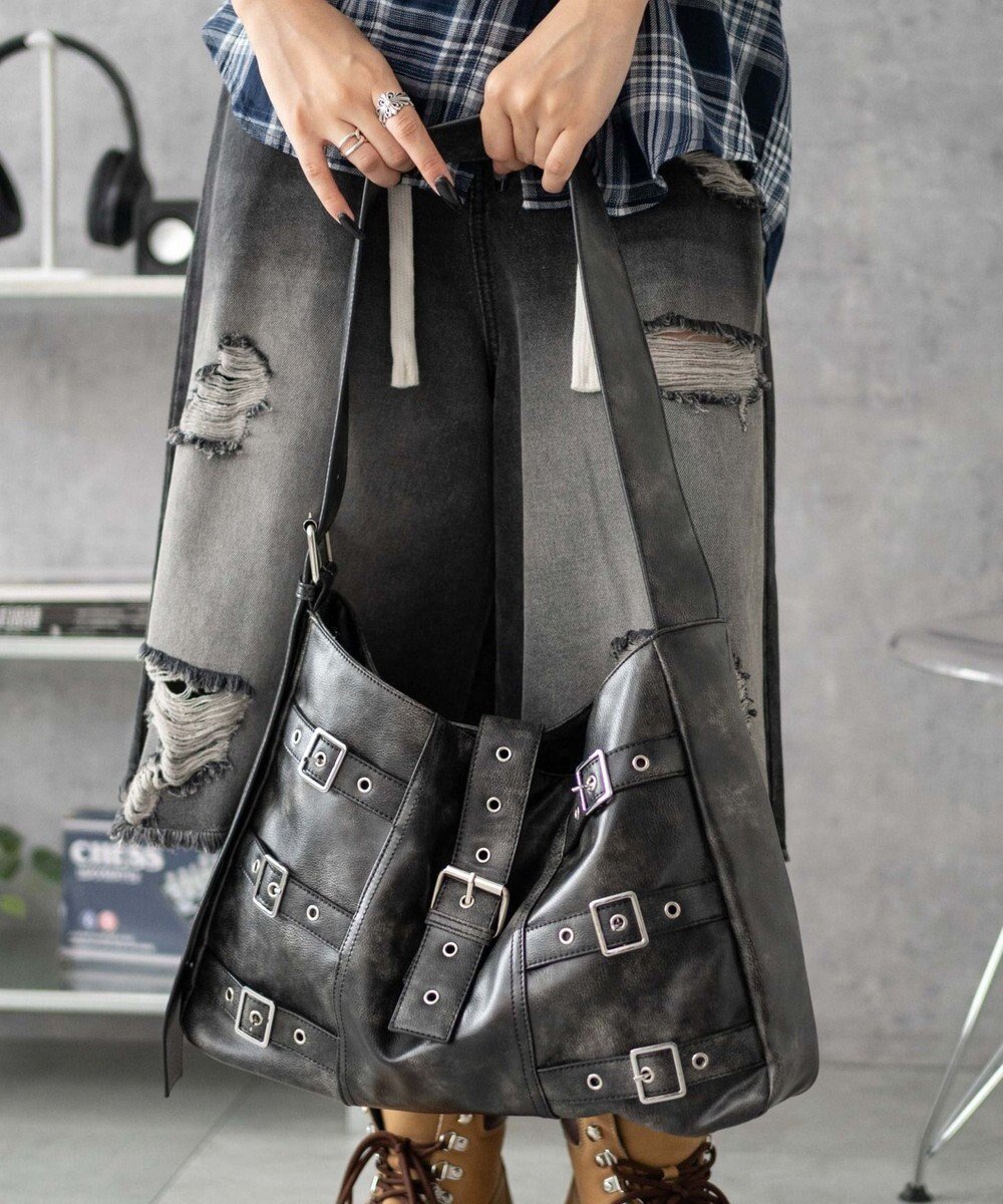 【ウィゴー/WEGO】のベルトデザインBIGショルダー インテリア・キッズ・メンズ・レディースファッション・服の通販 founy(ファニー) ファッション Fashion レディースファッション Fashion for Women ベルト&ウエストマーク Belts & Waist Accessories ショルダー Shoulder, Shoulder Strap スマホ Smartphone, Mobile Device ビンテージ Vintage, Retro Style フロント Front, Front Design ポケット Pocket, Pocket Detail ビジネス 仕事 通勤 Business / Work / Commuting ブラック|ID: prp329100004627826 ipo3291000000034515368