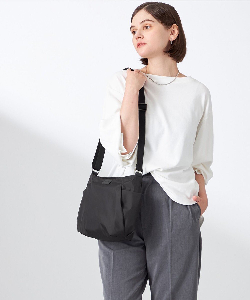 【イザック/Y'SACCS】の【ナイロンタフタ】トラベルショルダー mini インテリア・キッズ・メンズ・レディースファッション・服の通販 founy(ファニー) 　ファッション　Fashion　レディースファッション　Fashion for Women　ショルダー　Shoulder, Shoulder Strap　スマート　Smart, Elegant　タフタ　Taffeta, Structured Fabric　トラベル　Travel, Travel Gear　ベーシック　Basic, Essential　ボストンバッグ　Boston Bag, Retro Bag　ポケット　Pocket, Pocket Detail　マグネット　Magnet, Magnetic Closure　おすすめ　Recommended / Our Picks　ブラック|ID: prp329100004630401 ipo3291000000033389535