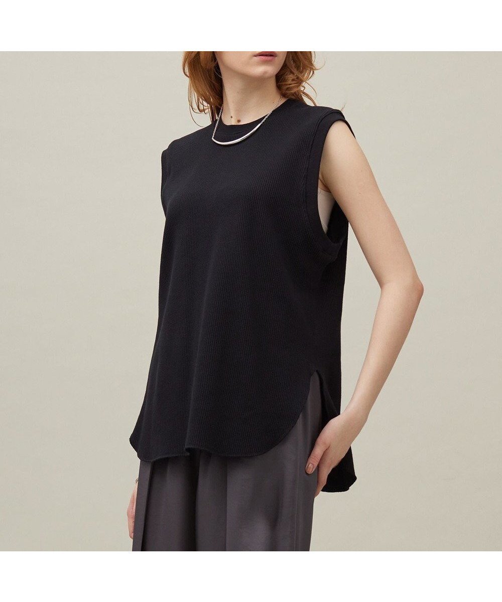 【23区/NIJYUSANKU】の【SACRA】ベアワッフル カットソー インテリア・キッズ・メンズ・レディースファッション・服の通販 founy(ファニー) 　ファッション　Fashion　レディースファッション　Fashion for Women　トップス・カットソー　Cut & Sew Tops　シャツ・ブラウス・オフィスカジュアル　Elegant Blouses & Button-Ups　ロングTシャツ・Tシャツ　Longline T-Shirts & Tees　カットソー・ベーシックTシャツ　Cut-and-Sewn Tops / Stretch Tees & Basics　インナー　Innerwear　春　Spring　カッティング　Cutting Detail　カットソー　Cut and Sewn Top　コレクション　Collection, Seasonal Line　サロペット　Overalls, Salopette　ショルダー　Shoulder, Shoulder Strap　スリット　Slit, Slit Detail　ドレープ　Drape, Draping Fabric　ミックス　Mix, Mixed Style　ワッフル　Waffle, Waffle Knit　S/S・春夏　SS, Spring/Summer, Warm Season　おすすめ　Recommended / Our Picks　夏　Summer　2024年　2024　2024春夏・S/S　Spring/Summer 2024 SS24　ブラック系|ID: prp329100004630495 ipo3291000000033306004