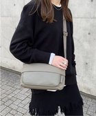 【イザック/Y'SACCS】のリサイクルナイロン×カウレザー ラップミニショルダー グレージュ|ID: prp329100004630564 ipo3291000000033307972
