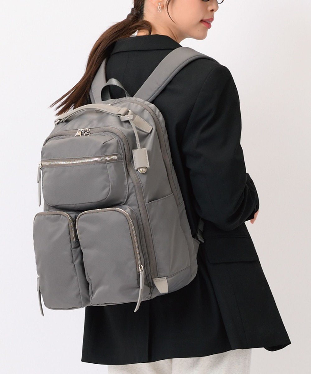 【エースバッグズアンドラゲッジ/ACE BAGS & LUGGAGE】のW .Day/Night ミュッケ オーガナイズドリュック A4サイズ 14.0インチPC収納 大容量 15576 ダブルアンドデイナイト インテリア・キッズ・メンズ・レディースファッション・服の通販 founy(ファニー) 　ファッション　Fashion　レディースファッション　Fashion for Women　バッグ　Bags　インナー　Innerwear　ウォーム　Warm Fabric　クッション　Cushion, Throw Pillow　傘　Umbrella, Parasol　ショルダー　Shoulder, Shoulder Strap　スリーブ　Sleeve, Long Sleeve / Short Sleeve　セットアップ　Set-Up, Coordinated Outfit　バランス　Balance, Style Balance　フィット　Fit, Slim Fit　フロント　Front, Front Design　ポケット　Pocket, Pocket Detail　メッシュ　Mesh, Net Fabric　リュック　Backpack, Rucksack　ビジネス 仕事 通勤　Business / Work / Commuting　ウォームグレー|ID: prp329100004630898 ipo3291000000033400295