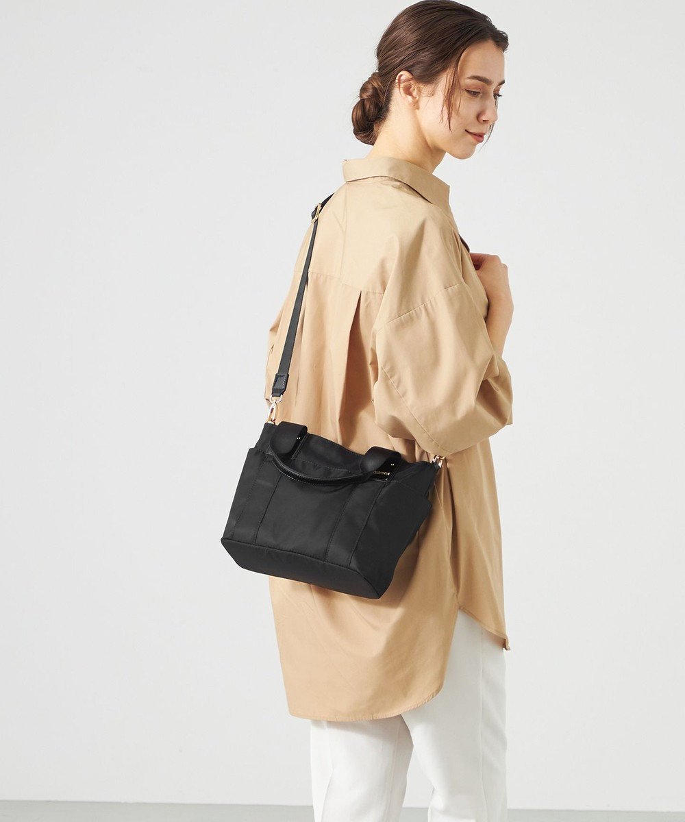 【ラ バガジェリー/LA BAGAGERIE】の2WAYナイロンミニトート 人気、トレンドファッション・服の通販 founy(ファニー) ファッション Fashion レディースファッション Fashion for Women バッグ Bags ショルダー Shoulder, Shoulder Strap スマート Smart, Elegant ポケット Pocket, Pocket Detail マグネット Magnet, Magnetic Closure 人気 Popular, Best Seller 軽量 Lightweight, Ultra Light other-1|ID: prp329100004630916 ipo3291000000033660463