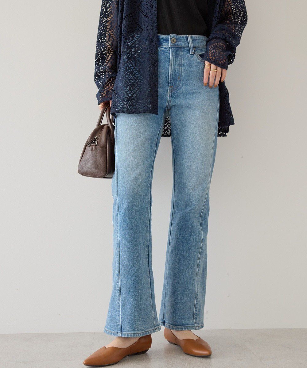 【アメリカンホリック/AMERICAN HOLIC】のフレアデニム インテリア・キッズ・メンズ・レディースファッション・服の通販 founy(ファニー) 　ファッション　Fashion　レディースファッション　Fashion for Women　パンツ　Pants & Trousers　デニムパンツ・ジーンズ・美脚デニム　Denim Jeans & Pants　2025年　2025　2025-2026秋冬・A/W　Autumn/Winter 2025–26 AW25–26　ストレッチ　Stretch, Stretchy Fabric　デニム　Denim, Jeans Material　フレア　Flare, Flared　切替　Switching, Contrast Panel　夏　Summer　S/S・春夏　SS, Spring/Summer, Warm Season　A/W・秋冬　Autumn/Winter　Light Indigo|ID: prp329100004631054 ipo3291000000033317712