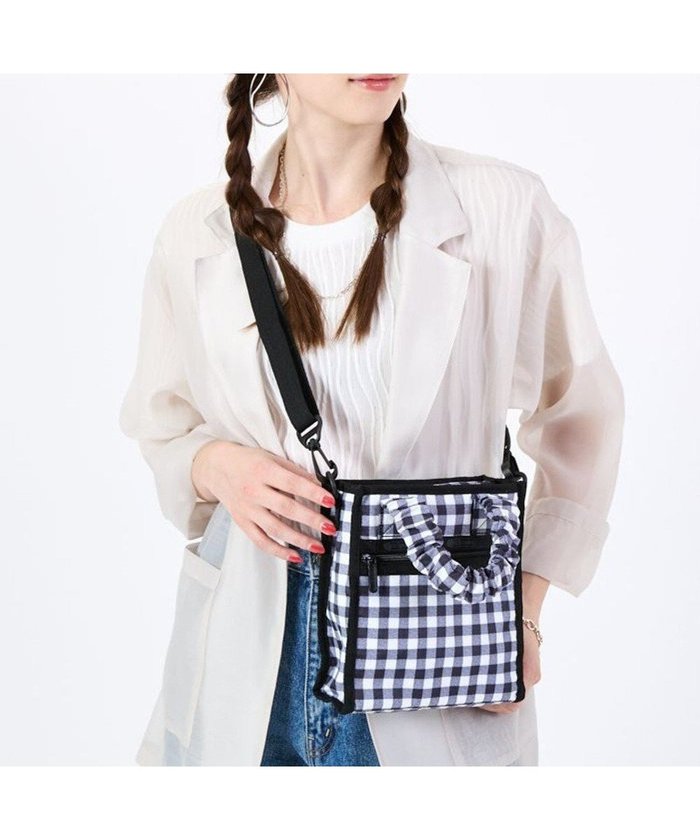 【レスポートサック/LeSportsac】のGH MINI N/S TOTE/クラシカルギンガム インテリア・キッズ・メンズ・レディースファッション・服の通販 founy(ファニー) https://founy.com/ ファッション Fashion レディースファッション Fashion for Women バッグ Bags アウトドア Outdoor Clothing ギャザー Gathered, Ruffled ギンガム Gingham, Gingham Fabric クラシカル Classical, Vintage-Inspired シンプル Simple, Minimal スマート Smart, Elegant 財布 Wallet, Purse チェック Check, Plaid, Tartan プリント Print, Printed Pattern ポケット Pocket, Pocket Detail ポーチ Pouch, Small Case モノトーン Monotone, Black and White おすすめ Recommended / Our Picks 旅行 Travel |ID: prp329100004631068 ipo3291000000033317833