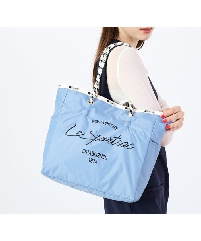 【レスポートサック/LeSportsac】のML 2 WAY TOTE /2ウェイスレートブルー/パールシャイン インテリア・キッズ・メンズ・レディースファッション・服の通販 founy(ファニー) https://founy.com/ ファッション Fashion レディースファッション Fashion for Women バッグ Bags 軽量 Lightweight, Ultra Light シンプル Simple, Minimal スクエア Square, Square Shape スマホ Smartphone, Mobile Device トラベル Travel, Travel Gear 人気 Popular, Best Seller プリント Print, Printed Pattern ボックス Boxy, Box Shape ポケット Pocket, Pocket Detail リバーシブル Reversible, Two-Sided おすすめ Recommended / Our Picks 旅行 Travel ビジネス 仕事 通勤 Business / Work / Commuting |ID: prp329100004631072 ipo3291000000033317894