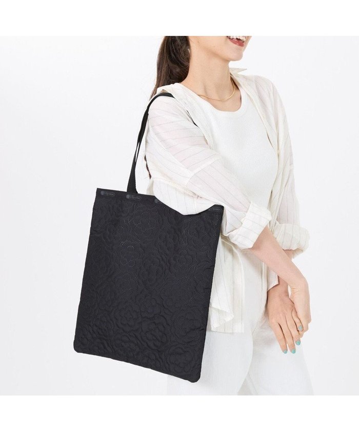 【レスポートサック/LeSportsac】のLARGE EMERALD TOTE/パフィーブロッサムズ インテリア・キッズ・メンズ・レディースファッション・服の通販 founy(ファニー) https://founy.com/ ファッション Fashion レディースファッション Fashion for Women バッグ Bags 軽量 Lightweight, Ultra Light シンプル Simple, Minimal スリム Slim, Slim Fit 雑誌 Magazine, Fashion Magazine 人気 Popular, Best Seller フラワー Flower, Floral プリント Print, Printed Pattern ポケット Pocket, Pocket Detail モチーフ Motif, Design Theme おすすめ Recommended / Our Picks エレガント 上品 Elegant ビジネス 仕事 通勤 Business / Work / Commuting |ID: prp329100004631073 ipo3291000000033599320
