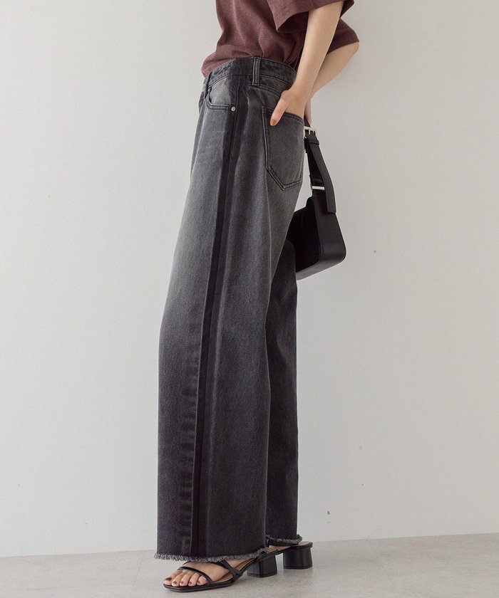 【アメリカンホリック/AMERICAN HOLIC】のサイドラインデニム インテリア・キッズ・メンズ・レディースファッション・服の通販 founy(ファニー) https://founy.com/ ファッション Fashion レディースファッション Fashion for Women パンツ Pants & Trousers デニムパンツ・ジーンズ・美脚デニム Denim Jeans & Pants 2025年 2025 2025-2026秋冬・A/W Autumn/Winter 2025–26 AW25–26 カットオフ Cut-Off Design シンプル Simple, Minimal デニム Denim, Jeans Material リメイク Remake, Reconstructed ヴィンテージ Vintage Style 夏 Summer S/S・春夏 SS, Spring/Summer, Warm Season A/W・秋冬 Autumn/Winter |ID: prp329100004631102 ipo3291000000033318178