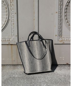 【モローバイサンク/MORROW by thank】の【A4サイズトートバッグ対応・軽い】VIVIAN MIDDLE 人気、トレンドファッション・服の通販 founy(ファニー) ファッション Fashion レディースファッション Fashion for Women バッグ Bags 傘 Umbrella, Parasol 軽量 Lightweight, Ultra Light ショルダー Shoulder, Shoulder Strap シンプル Simple, Minimal スタンダード Standard, Basic ストライプ Stripe, Striped Pattern 財布 Wallet, Purse 定番 Standard, Basic Item フォルム Silhouette, Form ポケット Pocket, Pocket Detail マグネット Magnet, Magnetic Closure 日本製 Made In Japan エレガント 上品 Elegant ビジネス 仕事 通勤 Business / Work / Commuting |ID:prp329100004631346