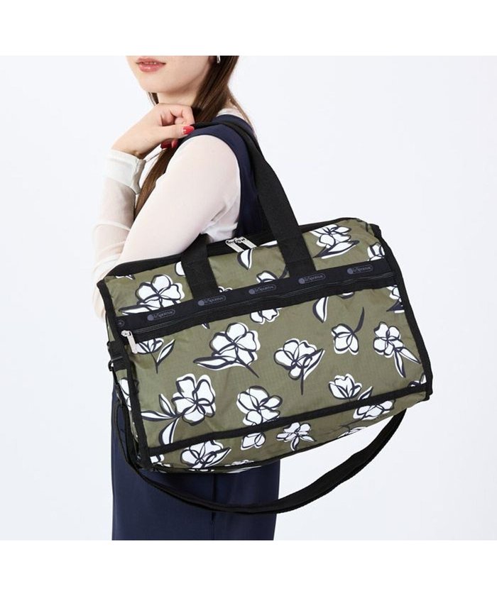 【レスポートサック/LeSportsac】のDELUXE MED WEEKENDER/オリーブフローラルシルエット インテリア・キッズ・メンズ・レディースファッション・服の通販 founy(ファニー) https://founy.com/ ファッション Fashion レディースファッション Fashion for Women トラベル Travel, Travel Gear フラワー Flower, Floral プリント Print, Printed Pattern ボストンバッグ Boston Bag, Retro Bag ポケット Pocket, Pocket Detail 旅行 Travel エレガント 上品 Elegant |ID: prp329100004631716 ipo3291000000033330204