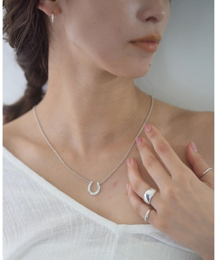 【ヨア/yoaa】の【人気No.1】シルバー925 ホースシュー ネックレス インテリア・キッズ・メンズ・レディースファッション・服の通販 founy(ファニー) https://founy.com/ ファッション Fashion レディースファッション Fashion for Women ジュエリー Jewelry ネックレス Necklaces & Pendants アクセサリー Fashion Accessories シルバー Silver, Metallic Silver なめらか Smooth, Silky Texture ネックレス Necklace, Pendant Necklace 人気 Popular, Best Seller 再入荷 Restock / Back in Stock おすすめ Recommended / Our Picks 日本製 Made In Japan |ID: prp329100004632959 ipo3291000000033408809