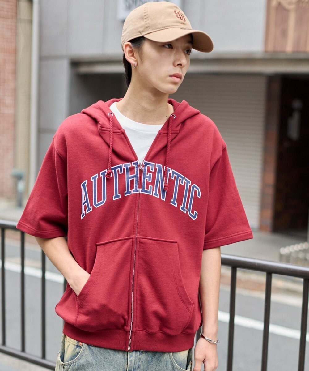 【ウィゴー/WEGO】の【ユニセックス着用ITEM】カレッジロゴジップパーカー(SS) 人気、トレンドファッション・服の通販 founy(ファニー) 　ファッション　Fashion　レディースファッション　Fashion for Women　トップス・カットソー　Cut & Sew Tops　レディースパーカー・カジュアルフーディー　Casual Hoodies & Sweatshirts　春　Spring　カーゴパンツ　Cargo Pants, Utility Pants　ショーツ　Shorts, Short Pants　スウェット / スエット　Sweatshirt, Sweatwear　スマホ　Smartphone, Mobile Device　デニム　Denim, Jeans Material　トレンド　Trend, Trending Now　パーカー　Hoodie, Parka　ビッグ　Big, Oversized　フロント　Front, Front Design　半袖　Short Sleeve, Half Sleeve　ミニスカート　Mini Skirt, Short Skirt　S/S・春夏　SS, Spring/Summer, Warm Season　おすすめ　Recommended / Our Picks　夏　Summer　 other-1|ID: prp329100004633772 ipo3291000000033359443