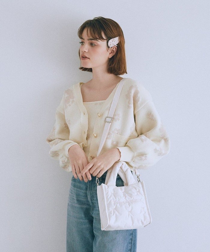 【メゾンドフルール/Maison de FLEUR】のリボン刺繍パファー2Wayトートバッグ インテリア・キッズ・メンズ・レディースファッション・服の通販 founy(ファニー) https://founy.com/ ファッション Fashion レディースファッション Fashion for Women バッグ Bags おすすめ Recommended / Our Picks ガーリー Girly, Feminine Style ショルダー Shoulder, Shoulder Strap スクエア Square, Square Shape チャーム Charm, Pendant トレンド Trend, Trending Now フォルム Silhouette, Form リボン Ribbon, Bow |ID: prp329100004634359 ipo3291000000035857499