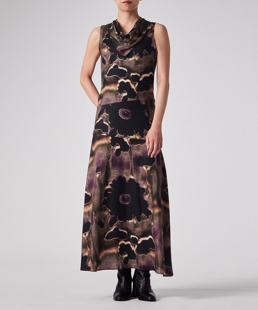 【ポール スミス/Paul Smith】のField Flowers ワンピース 人気、トレンドファッション・服の通販 founy(ファニー) 　ファッション　Fashion　レディースファッション　Fashion for Women　ワンピース　Dresses　アクセサリー　Fashion Accessories　シューズ　Shoes, Footwear　シルク　Silk, 100% Silk　シンプル　Simple, Minimal　ドレープ　Drape, Draping Fabric　プリント　Print, Printed Pattern　ロング　Long, Long-Length　ワーク　Workwear, Utility Style　エレガント 上品　Elegant　夏　Summer　S/S・春夏　SS, Spring/Summer, Warm Season　A/W・秋冬　Autumn/Winter　 other-1|ID: prp329100004634375 ipo3291000000033821146