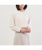 【ジェイ プレス/J.PRESS】のヌーディスバックサテン ブラウス 人気、トレンドファッション・服の通販 founy(ファニー) ファッション Fashion レディースファッション Fashion for Women トップス・カットソー Cut & Sew Tops シャツ・ブラウス・オフィスカジュアル Elegant Blouses & Button-Ups インナー Innerwear ギャザー Gathered, Ruffled サテン Satin, Glossy Fabric ジャケット Jacket, Outerwear ジョーゼット Georgette, Semi-Sheer Fabric ストレッチ Stretch, Stretchy Fabric 長袖 Long Sleeve, Full Sleeve フロント Front, Front Design レース Lace, Lace Fabric A/W・秋冬 Autumn/Winter S/S・春夏 SS, Spring/Summer, Warm Season 夏 Summer エレガント 上品 Elegant thumbnail アイボリー系|ID: prp329100004635497 ipo3291000000034809645