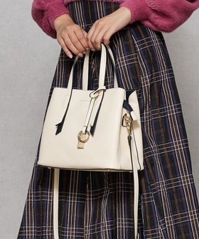 【スタイルコード/STYLE CODE】の【先行予約開始】【MERCURYDUO/マーキュリーデュオ】アオリワークハンドバッグ 人気、トレンドファッション・服の通販 founy(ファニー) ファッション Fashion レディースファッション Fashion for Women バッグ Bags シンプル Simple, Minimal 財布 Wallet, Purse ポケット Pocket, Pocket Detail リボン Ribbon, Bow エレガント 上品 Elegant |ID:prp329100004635507