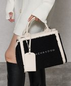 【スタイルコード/STYLE CODE】の【先行予約開始】【MERCURYDUO/マーキュリーデュオ】カードケース付 ロゴ刺繍ボアトートバッグ 人気、トレンドファッション・服の通販 founy(ファニー) ファッション Fashion レディースファッション Fashion for Women バッグ Bags カードケース/名刺入れ Card Holders & Business Cases 傘 Umbrella, Parasol ショルダー Shoulder, Shoulder Strap スクエア Square, Square Shape 財布 Wallet, Purse チャーム Charm, Pendant トレンド Trend, Trending Now 台形 A-Line, Trapezoid Shape ハンカチ Handkerchief, Hanky フェイクレザー Faux Leather, PU Leather フォルム Silhouette, Form ポケット Pocket, Pocket Detail ポーチ Pouch, Small Case モコモコ Fuzzy, Fluffy モノトーン Monotone, Black and White おすすめ Recommended / Our Picks エレガント 上品 Elegant thumbnail ブラック|ID: prp329100004635511 ipo3291000000033385690