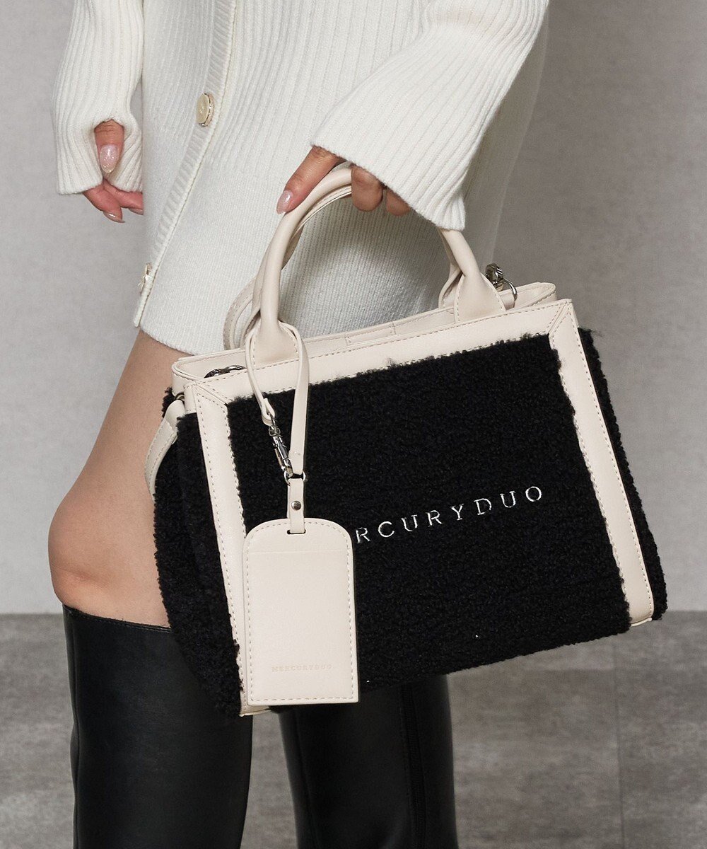 【スタイルコード/STYLE CODE】の【先行予約開始】【MERCURYDUO/マーキュリーデュオ】カードケース付 ロゴ刺繍ボアトートバッグ インテリア・キッズ・メンズ・レディースファッション・服の通販 founy(ファニー) 　ファッション　Fashion　レディースファッション　Fashion for Women　バッグ　Bags　カードケース/名刺入れ　Card Holders & Business Cases　傘　Umbrella, Parasol　ショルダー　Shoulder, Shoulder Strap　スクエア　Square, Square Shape　財布　Wallet, Purse　チャーム　Charm, Pendant　トレンド　Trend, Trending Now　台形　A-Line, Trapezoid Shape　ハンカチ　Handkerchief, Hanky　フェイクレザー　Faux Leather, PU Leather　フォルム　Silhouette, Form　ポケット　Pocket, Pocket Detail　ポーチ　Pouch, Small Case　モコモコ　Fuzzy, Fluffy　モノトーン　Monotone, Black and White　おすすめ　Recommended / Our Picks　エレガント 上品　Elegant　ブラック|ID: prp329100004635511 ipo3291000000033385690