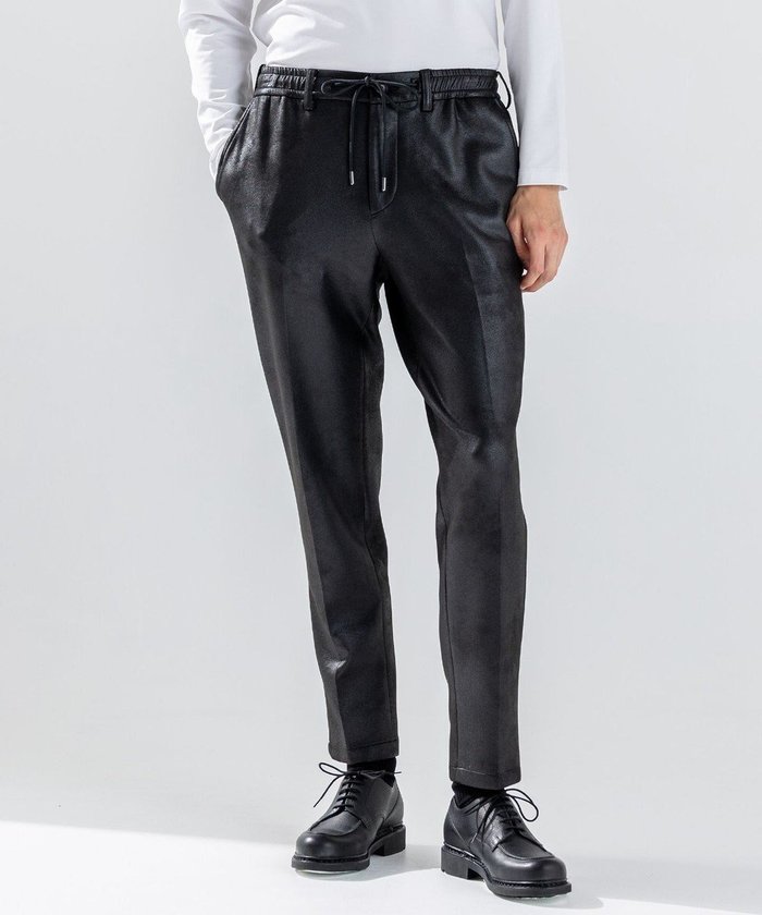 【ジョゼフ オム/JOSEPH HOMME / MEN】の新素材【ストレッチ/光沢感】レザーライクジャージードロスト付きテーパードパンツ / PEGG CONVERTIBLE インテリア・キッズ・メンズ・レディースファッション・服の通販 founy(ファニー) https://founy.com/ ファッション Fashion メンズファッション Fashion for Men ボトムス Bottoms 新作・新入荷 New Arrivals / New In 2025年 2025 2025-2026秋冬・A/W Autumn/Winter 2025–26 AW25–26 ストレッチ Stretch, Stretchy Fabric テクスチャー Texture, Textured Fabric テーパード Tapered, Tapered Pants ドローコード Drawcord, Drawstring Cord プリント Print, Printed Pattern ポケット Pocket, Pocket Detail ループ Loop, Loop Knit レギュラー Regular, Standard Fit A/W・秋冬 Autumn/Winter |ID: prp329100004636836 ipo3291000000033408741