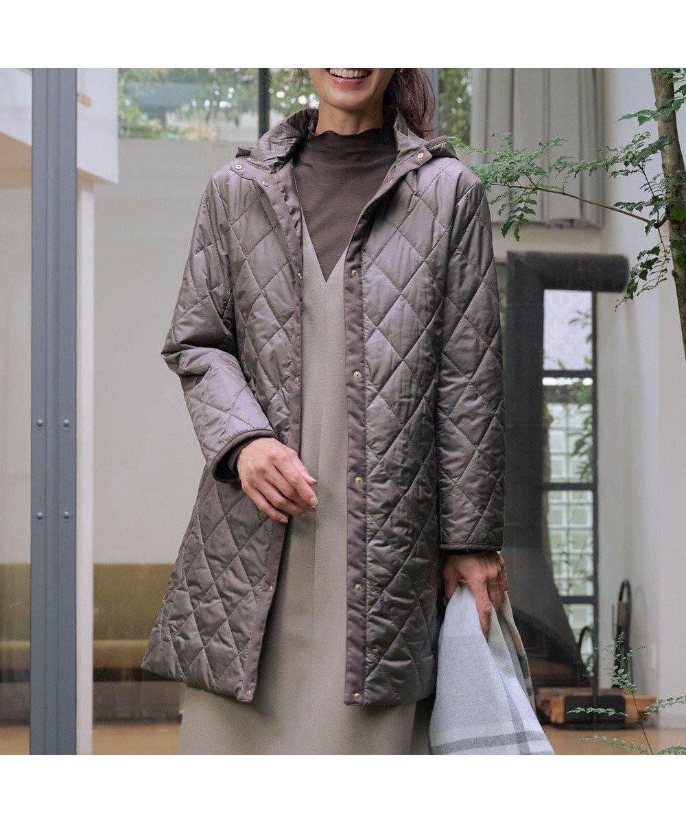 【ジェイ プレス/J.PRESS】の【WEB限定カラーあり・2way】コンパクトタフタキルティング フーデッド コート インテリア・キッズ・メンズ・レディースファッション・服の通販 founy(ファニー) 　ファッション　Fashion　レディースファッション　Fashion for Women　アウター　Coat / Outerwear Collection　コート・ロングコート・ピーコート　Long Coats, Peacoats & More　レディースジャケット・軽アウター　Jackets　キルティング　Quilted, Quilting　ジャケット　Jacket, Outerwear　スタンド　Stand Collar, Upright Stand　タフタ　Taffeta, Structured Fabric　ドット　Polka Dot, Dot Pattern　バランス　Balance, Style Balance　ロング　Long, Long-Length　冬　Winter / This Winter　A/W・秋冬　Autumn/Winter　エレガント 上品　Elegant　スレートブラウン系|ID: prp329100004636966 ipo3291000000034072917