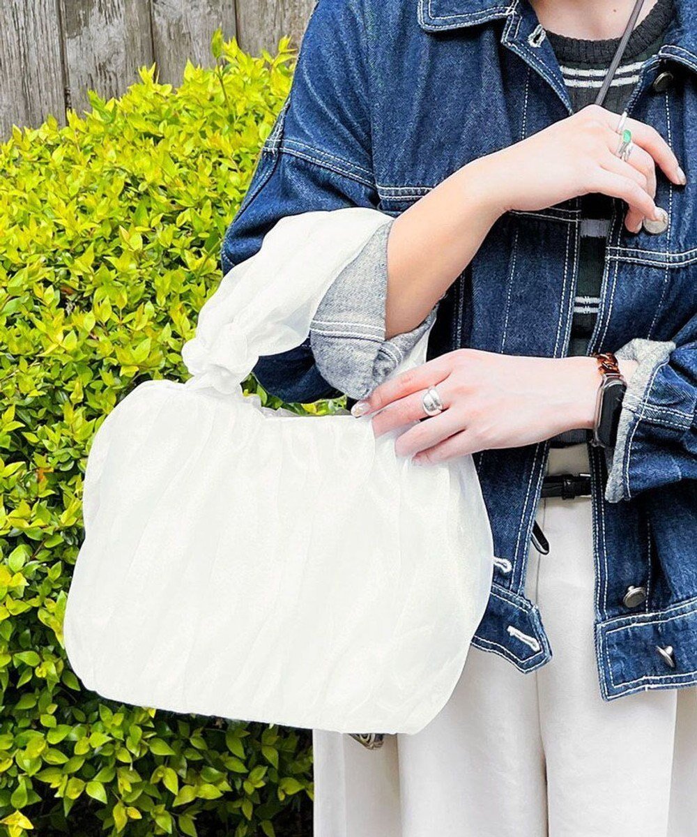 【ルートート/ROOTOTE】の3639【メタリックレース】SC.デリ.チュール-A インテリア・キッズ・メンズ・レディースファッション・服の通販 founy(ファニー) 　ファッション　Fashion　レディースファッション　Fashion for Women　バッグ　Bags　アクセサリー　Fashion Accessories　カメラ　Camera Accessories　シンプル　Simple, Minimal　財布　Wallet, Purse　チュール　Tulip, Tulip Motif　デニム　Denim, Jeans Material　ハンカチ　Handkerchief, Hanky　フォルム　Silhouette, Form　プリント　Print, Printed Pattern　ポケット　Pocket, Pocket Detail　メタリック　Metallic, Shiny Finish　ランダム　Random, Irregular　リップ　Lip, Lip Motif　リボン　Ribbon, Bow　新作・新入荷　New Arrivals / New In　結婚式　Wedding　01:アイボリー|ID: prp329100004638492 ipo3291000000033431648