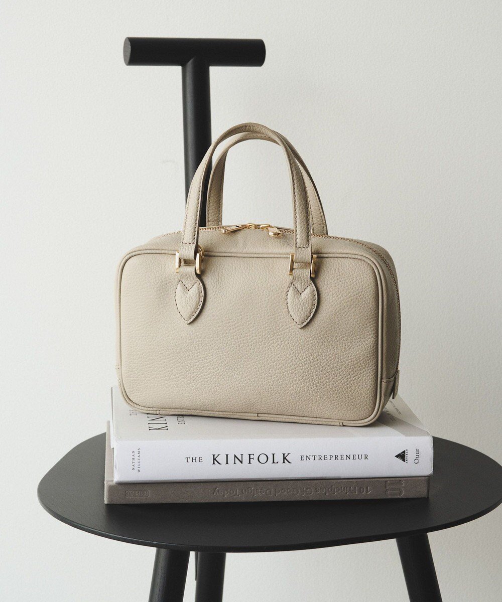 【ラシット/russet】の【2025AW新作】シュリンクレザー2WAYミニボストンバッグ(CE-1581) インテリア・キッズ・メンズ・レディースファッション・服の通販 founy(ファニー) ファッション Fashion レディースファッション Fashion for Women ショルダー Shoulder, Shoulder Strap スマホ Smartphone, Mobile Device 財布 Wallet, Purse ダブル Double, Double-Breasted バランス Balance, Style Balance フォルム Silhouette, Form ボストン Boston ボストンバッグ Boston Bag, Retro Bag ポケット Pocket, Pocket Detail 再入荷 Restock / Back in Stock おすすめ Recommended / Our Picks 日本製 Made In Japan エレガント 上品 Elegant ビジネス 仕事 通勤 Business / Work / Commuting 2025年 2025 2025-2026秋冬・A/W Autumn/Winter 2025–26 AW25–26 GrayBeige|ID: prp329100004638503 ipo3291000000033819698