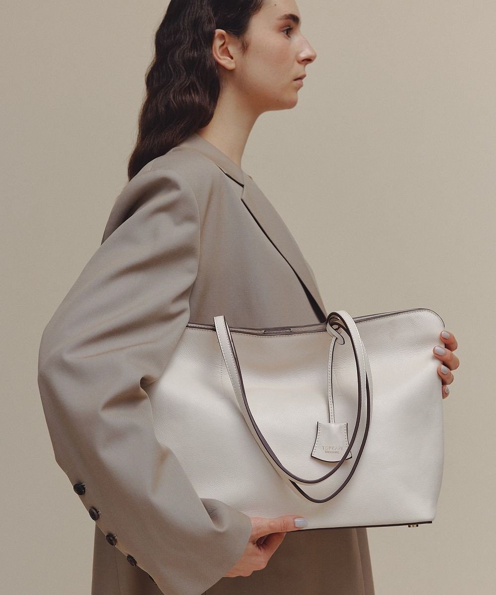 【トプカピ/TOPKAPI】の【TREASURE TOPKAPI】フロントステッチ レザーA4トートバッグ 人気、トレンドファッション・服の通販 founy(ファニー) ファッション Fashion レディースファッション Fashion for Women バッグ Bags チャーム Charm, Pendant フロント Front, Front Design other-1|ID: prp329100004639267 ipo3291000000034347994