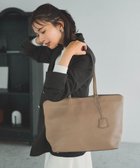 【トプカピ/TOPKAPI】の【TREASURE TOPKAPI】フロントステッチ レザーA4トートバッグ 人気、トレンドファッション・服の通販 founy(ファニー) ファッション Fashion レディースファッション Fashion for Women バッグ Bags チャーム Charm, Pendant フロント Front, Front Design thumbnail グレージュ|ID: prp329100004639267 ipo3291000000034889443